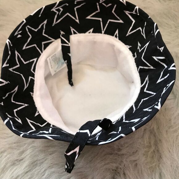 Old Navy Girls Boys Swim Hat Size 6-12 Months Black White Stars Bucket NEW - Picture 2 of 5
